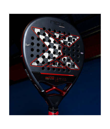 Pala de pádel NOX AT10 Genius 18K 2025 Agustín Tapia