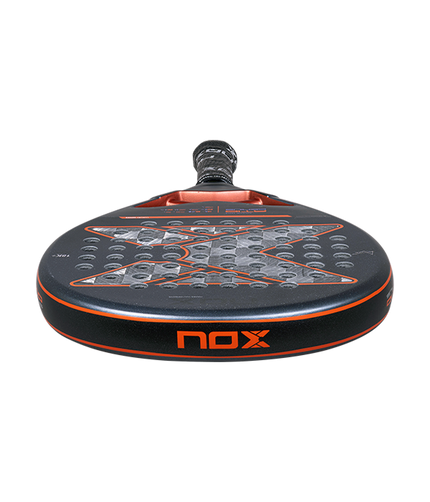 Pala de pádel NOX AT10 Genius 18K 2025 Agustín Tapia